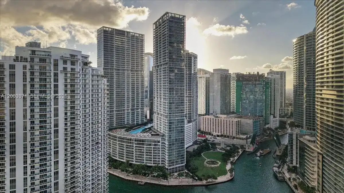 465 Brickell Ave # 3804, Miami FL 33131 photo 3