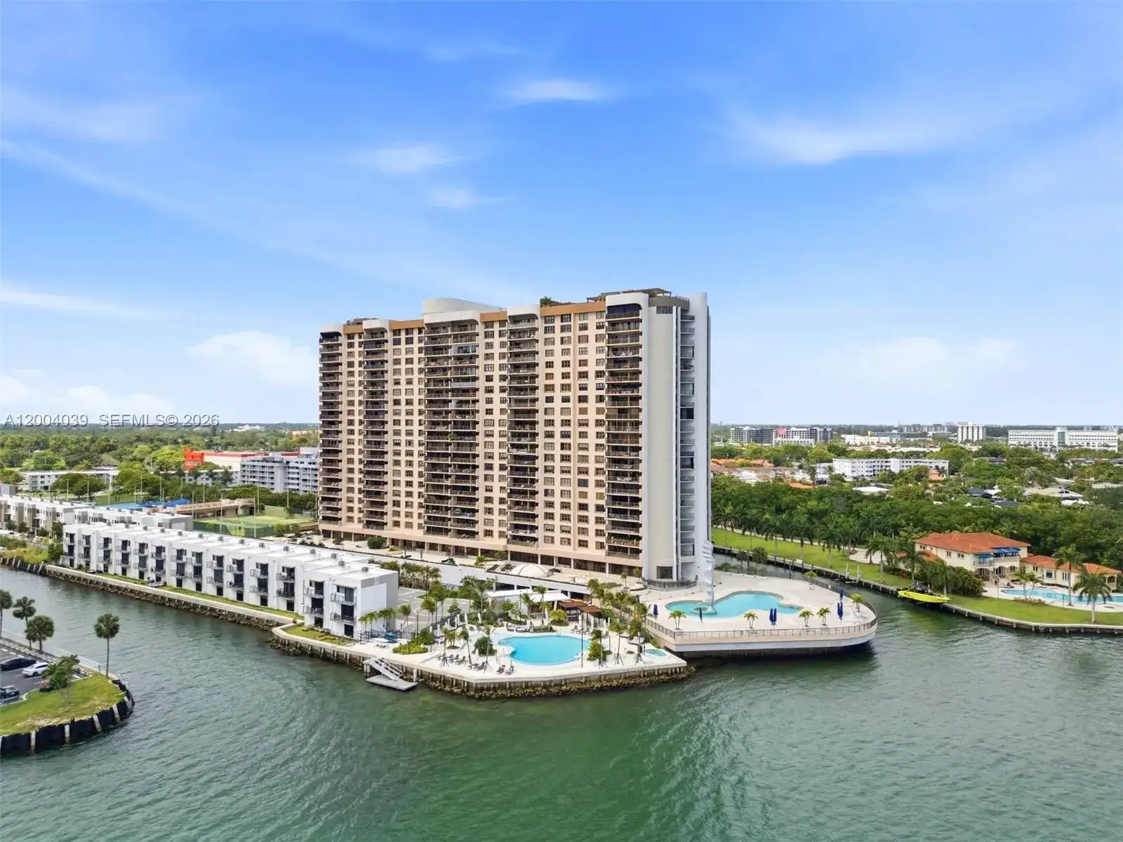 1800 NE 114th St # 1505, Miami FL 33181 photo 2