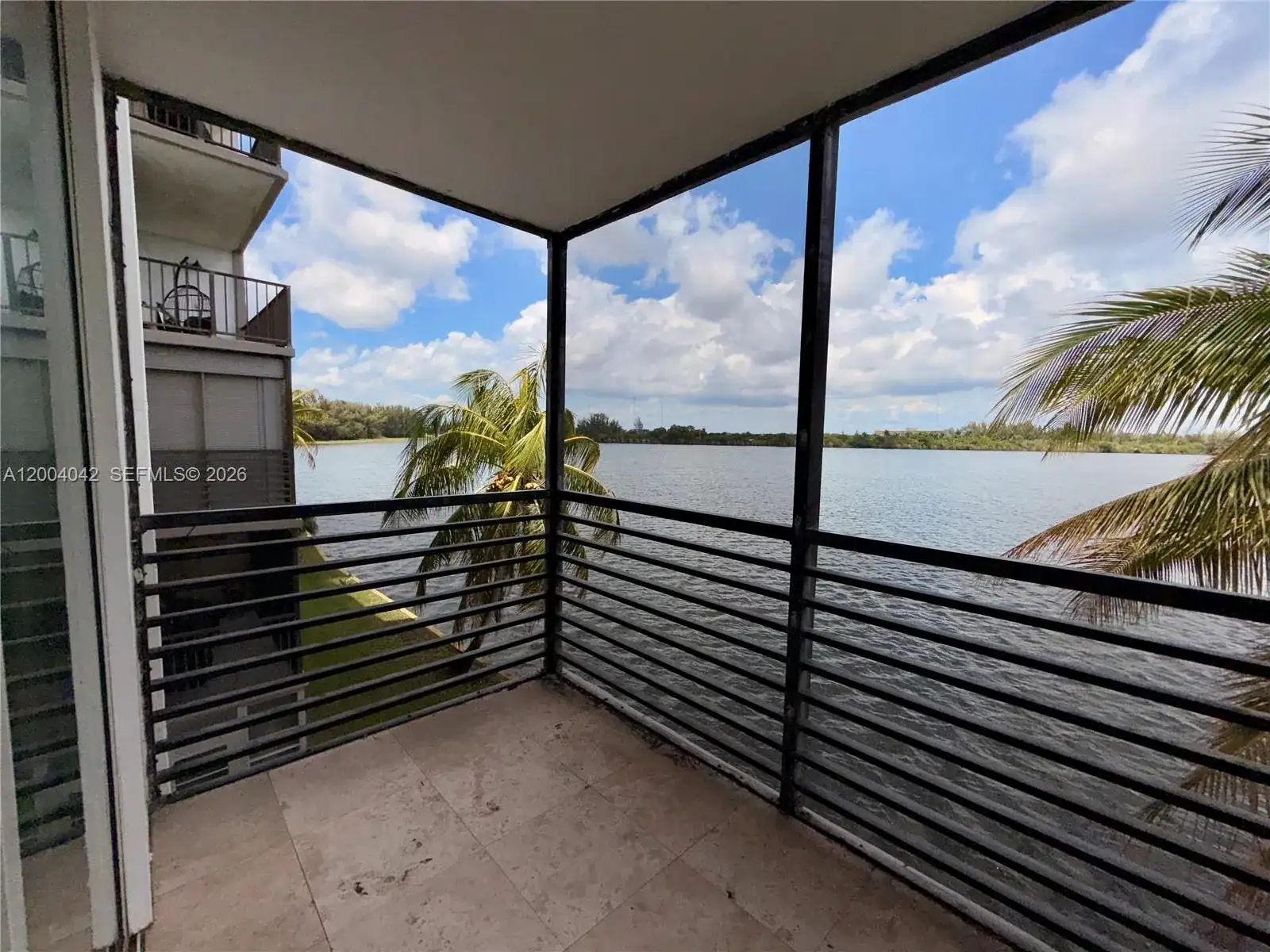 1075 NE Miami Gardens Dr # 306, Miami FL 33179 photo 3