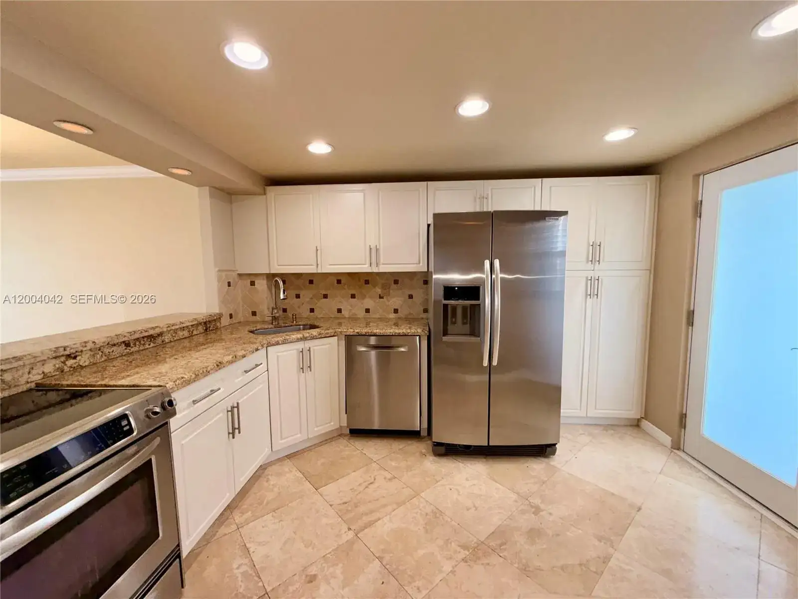 1075 NE Miami Gardens Dr # 306, Miami FL 33179 photo 4