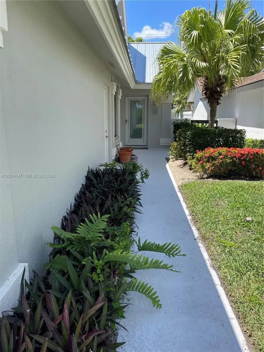 126 Ocean PInes Terrace # 126, Jupiter FL 33477 photo 2