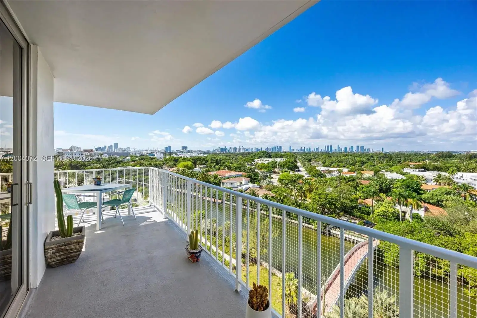 1 bedroom 1 bath Residential for sale at 2829 Indian Creek Dr # 1002, Miami Beach FL 33140