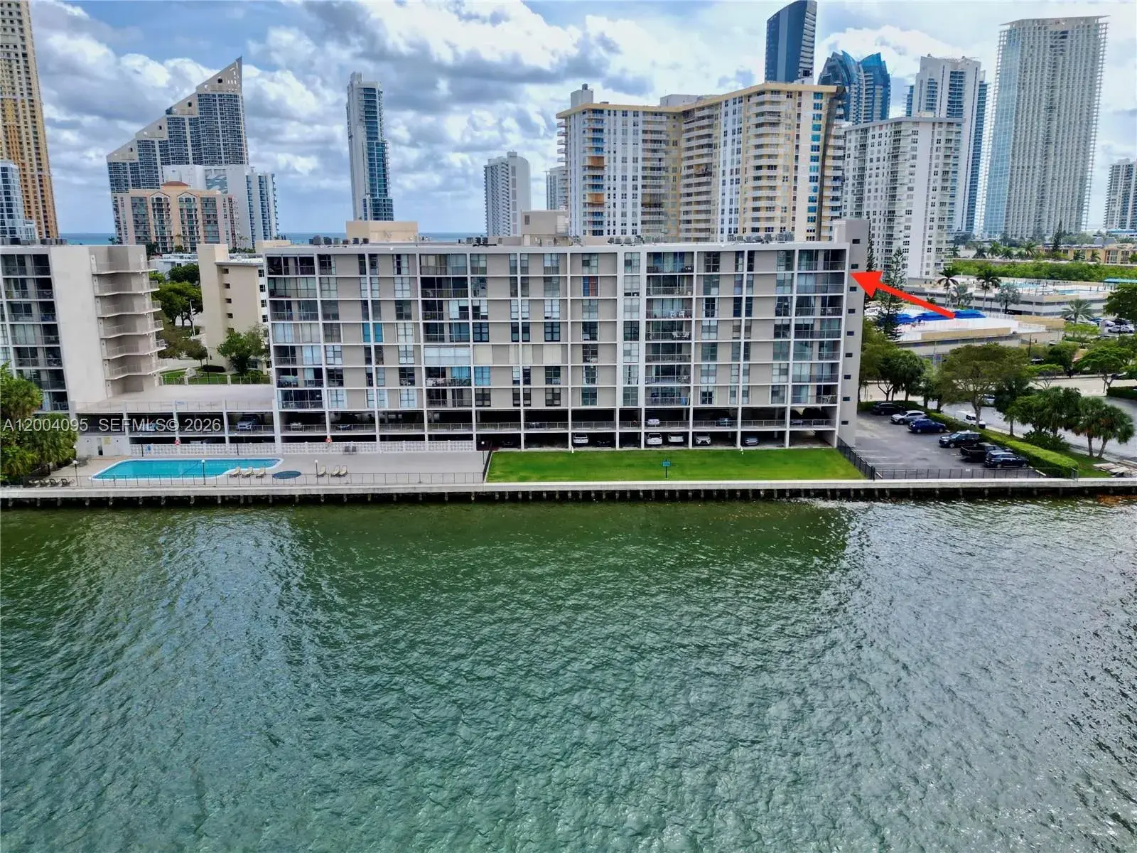 17500 N Bay Rd # S907, Sunny Isles Beach FL 33160