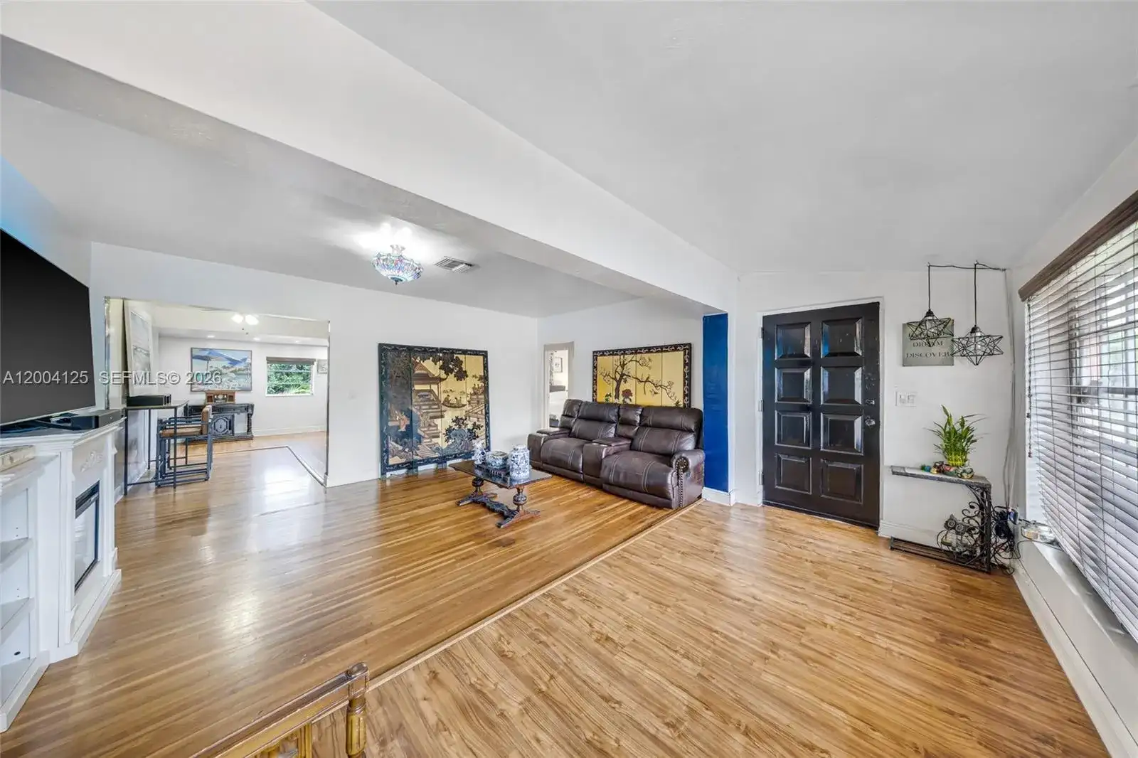 1061 Wren Ave, Miami Springs FL 33166 photo 3
