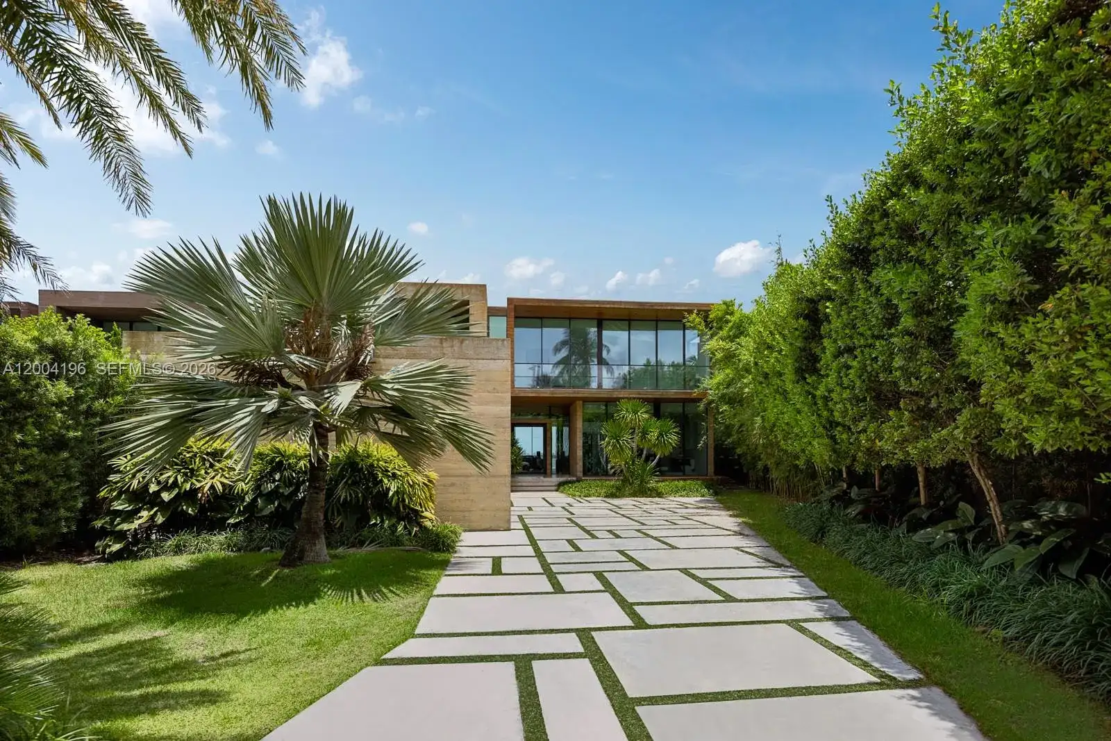 825 E Dilido Dr, Miami Beach FL 33139 photo 2
