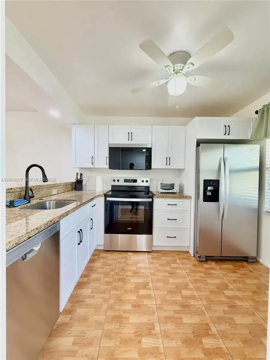 1203 Bahama Bnd # G1, Coconut Creek FL 33066 photo 4