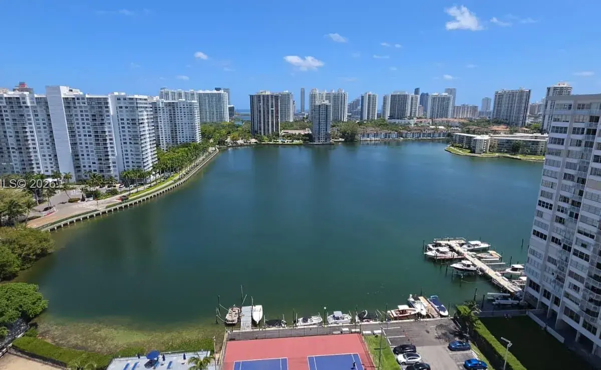 2750 NE 183rd St # 2010, Aventura FL 33160