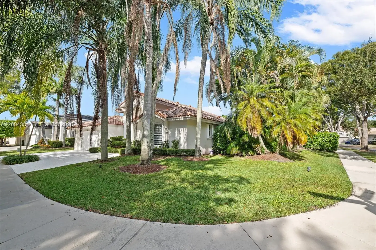765 Bayside Ln, Weston FL 33326 photo 2