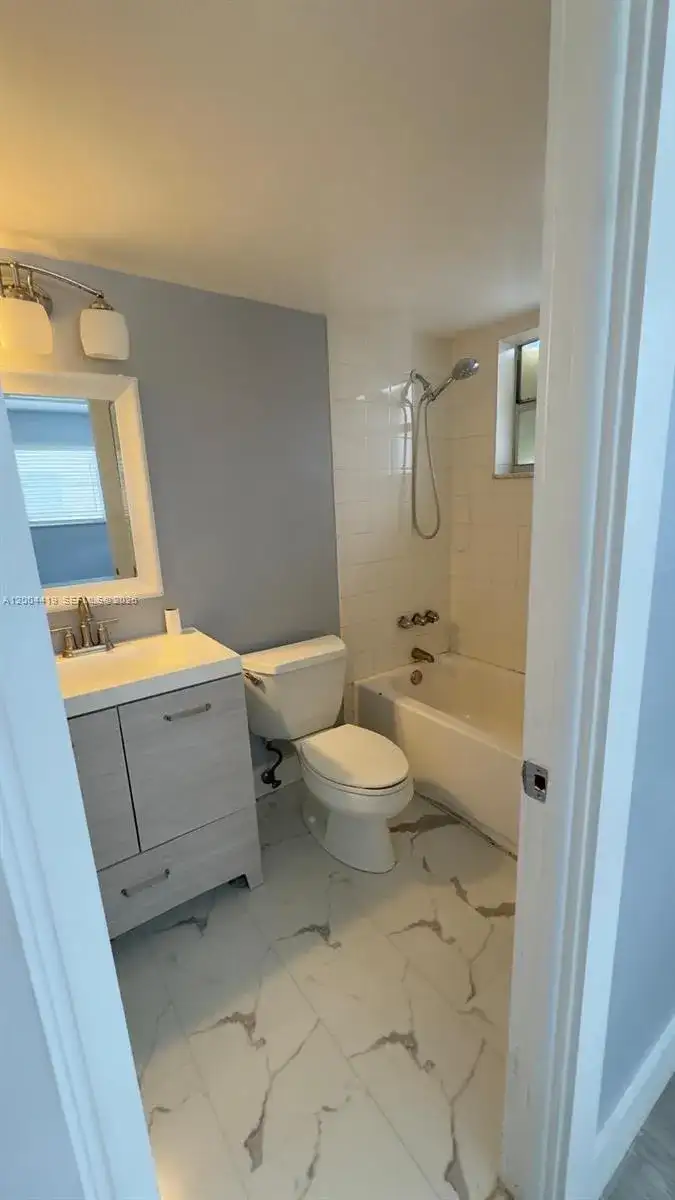 1421 NW 45th St # 5, Deerfield Beach FL 33064 photo 4