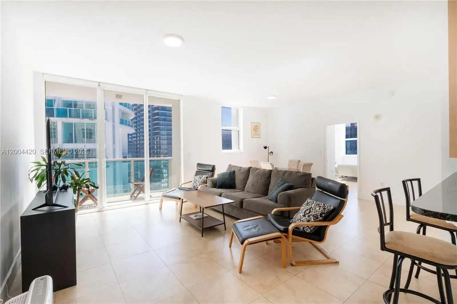 31 SE 5th St # 4121, Miami FL 33131 photo 4