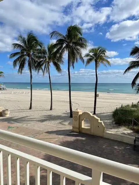 901 S Surf Rd # 407, Hollywood FL 33019