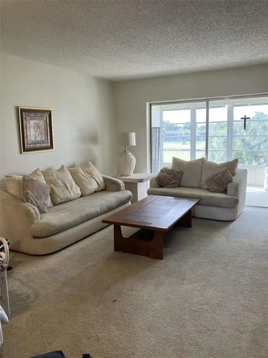 1045 Country Club Dr # 307, Margate FL 33063 photo 3