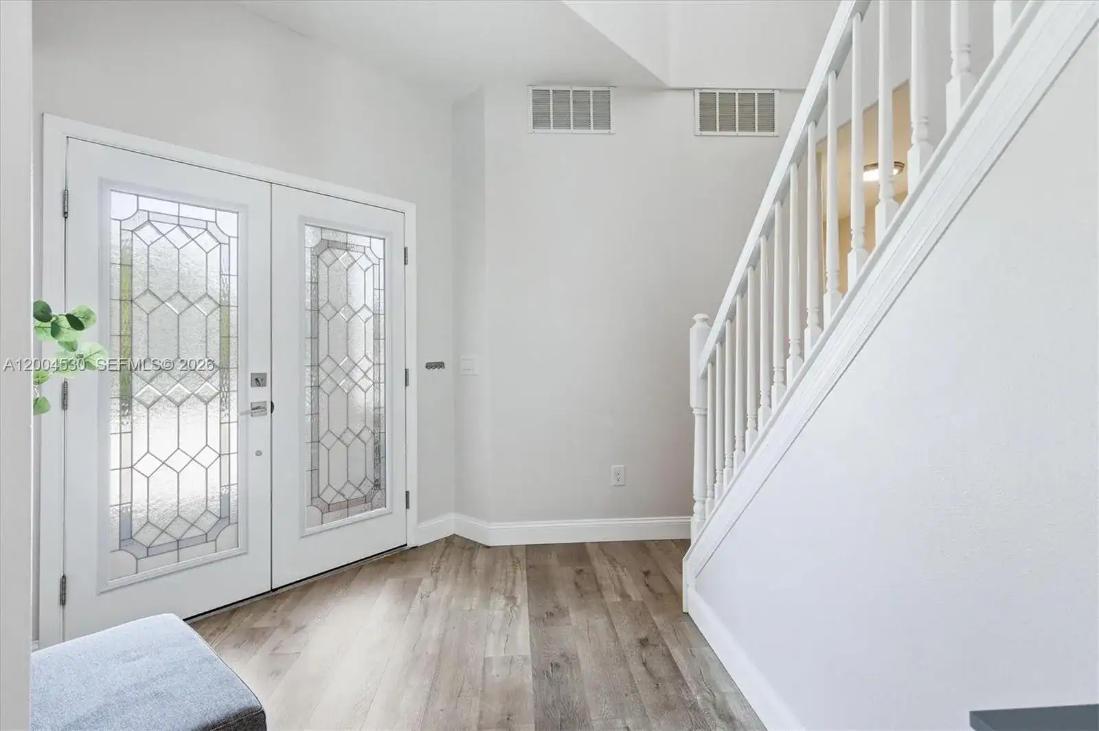 674 Clear Creek Drive, Sarasota FL 34229 photo 4