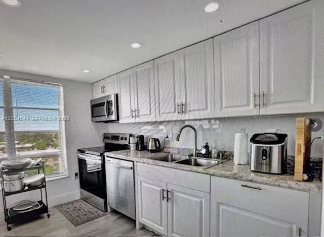 4174 Inverrary Dr # 914, Lauderhill FL 33319