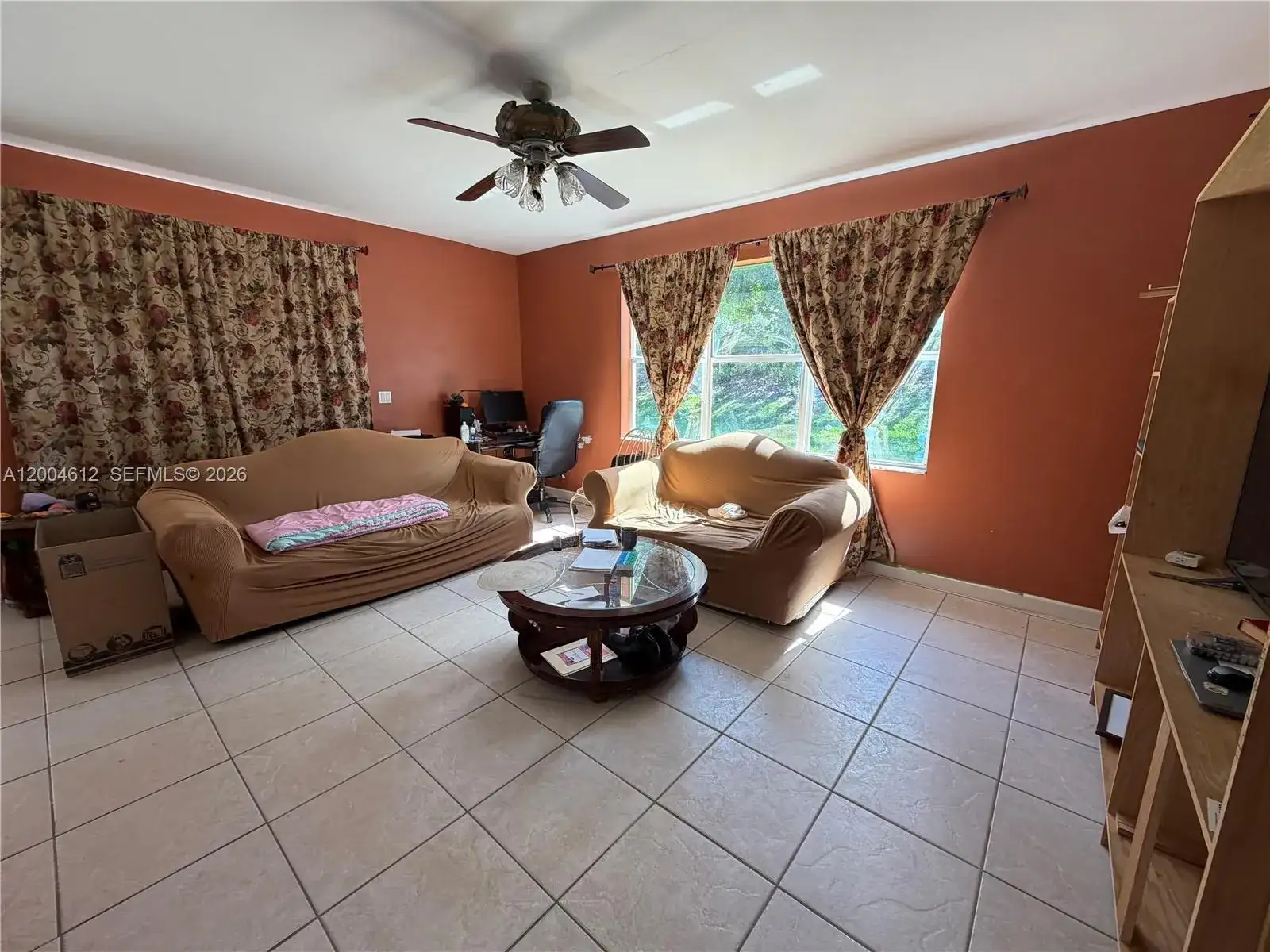 2329 NW 184th Ter, Pembroke Pines FL 33029 photo 3