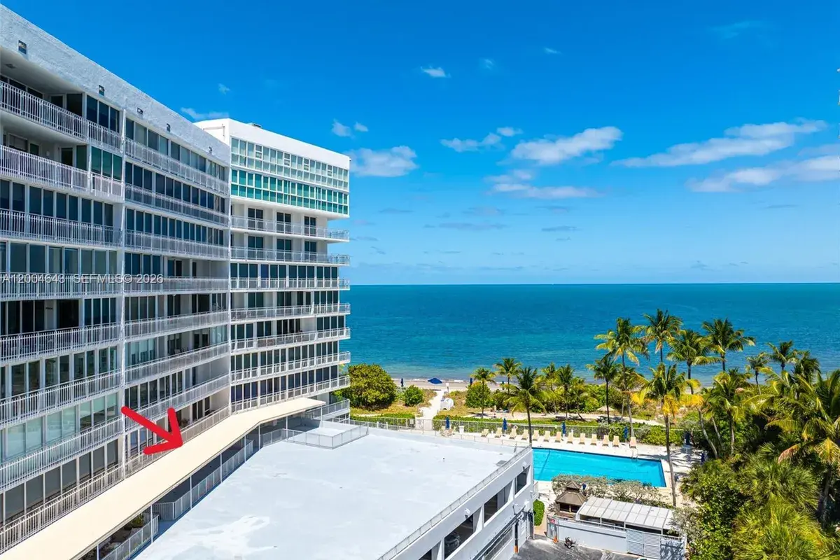 600 Grapetree Dr, Key Biscayne FL 33149