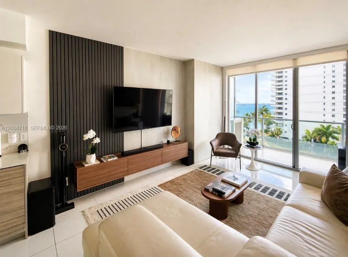 1300 Brickell Bay Dr # 706, Miami FL 33131