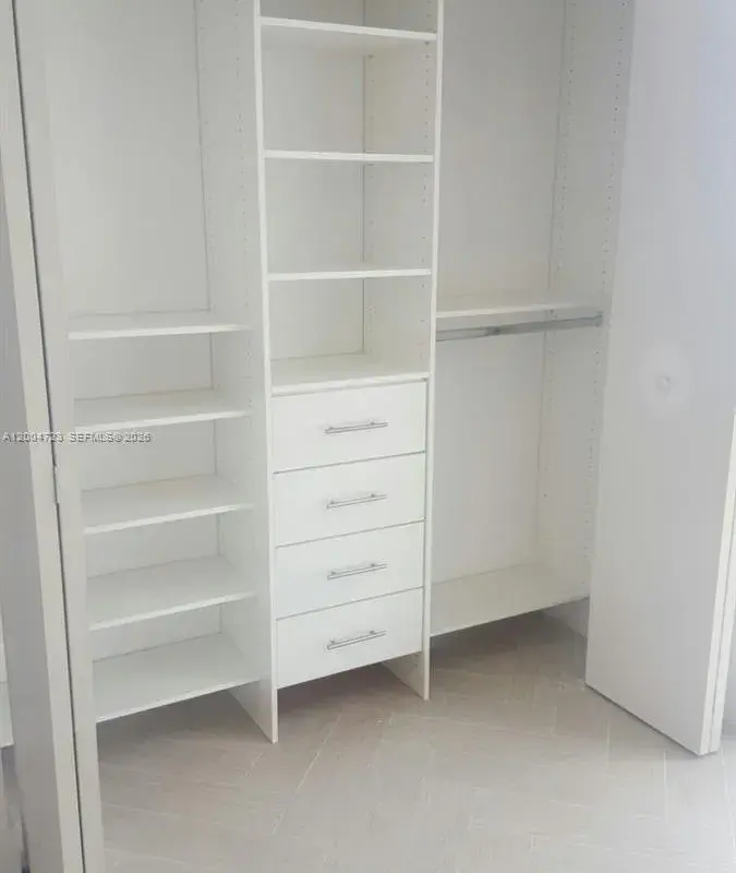 600 NE 27th St # 2705, Miami FL 33137