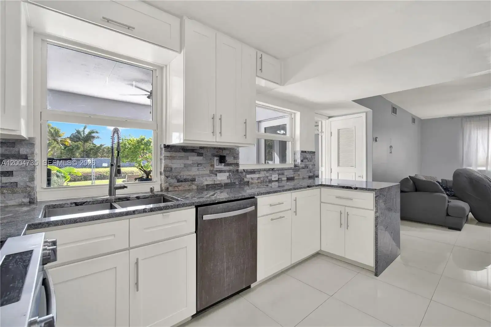 16070 SW 89th Ave Rd, Palmetto Bay FL 33157 photo 2