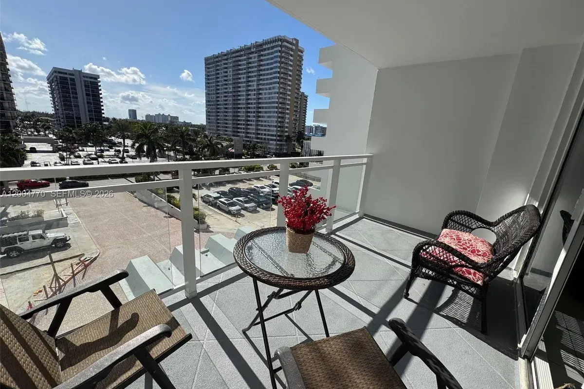 2030 S Ocean Dr # 403, Hallandale Beach FL 33009