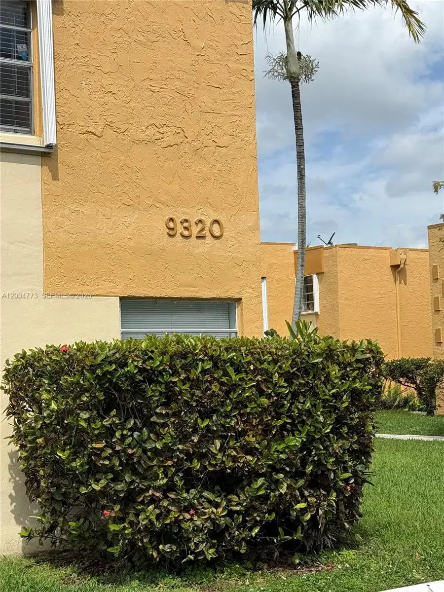 9320 W Flagler St # 201D, Miami FL 33174 photo 2