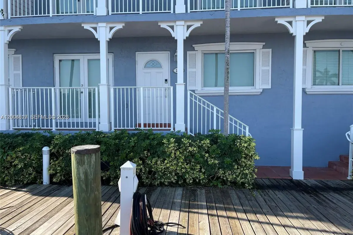 2415 NW 16th St Rd # 102, Miami FL 33125