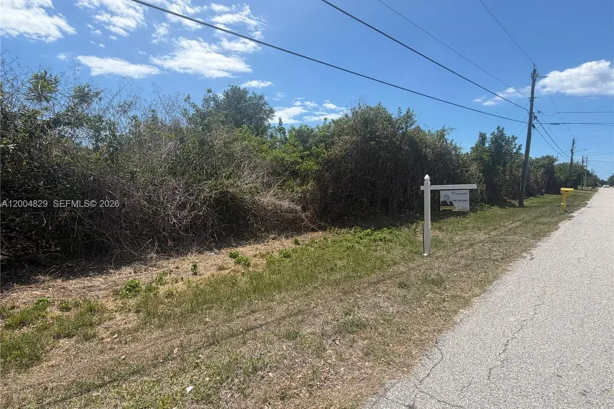 7337 Regina Dr, Port Charlotte FL 34224
