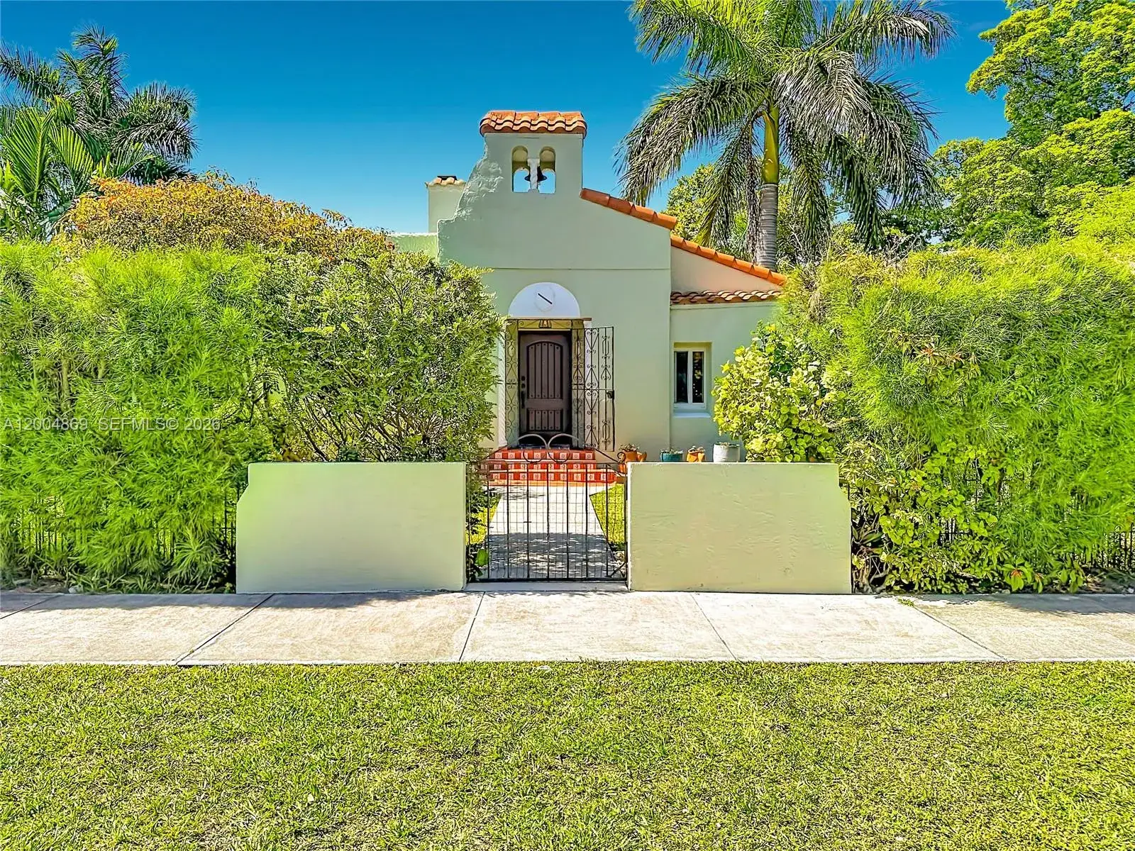 1029 Harrison St, Hollywood FL 33019