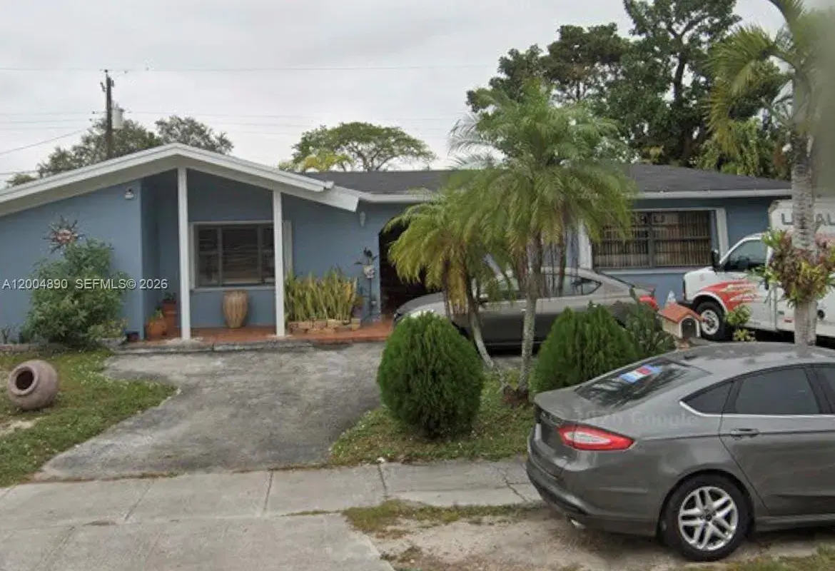 12325 SW 42nd St, Miami FL 33175