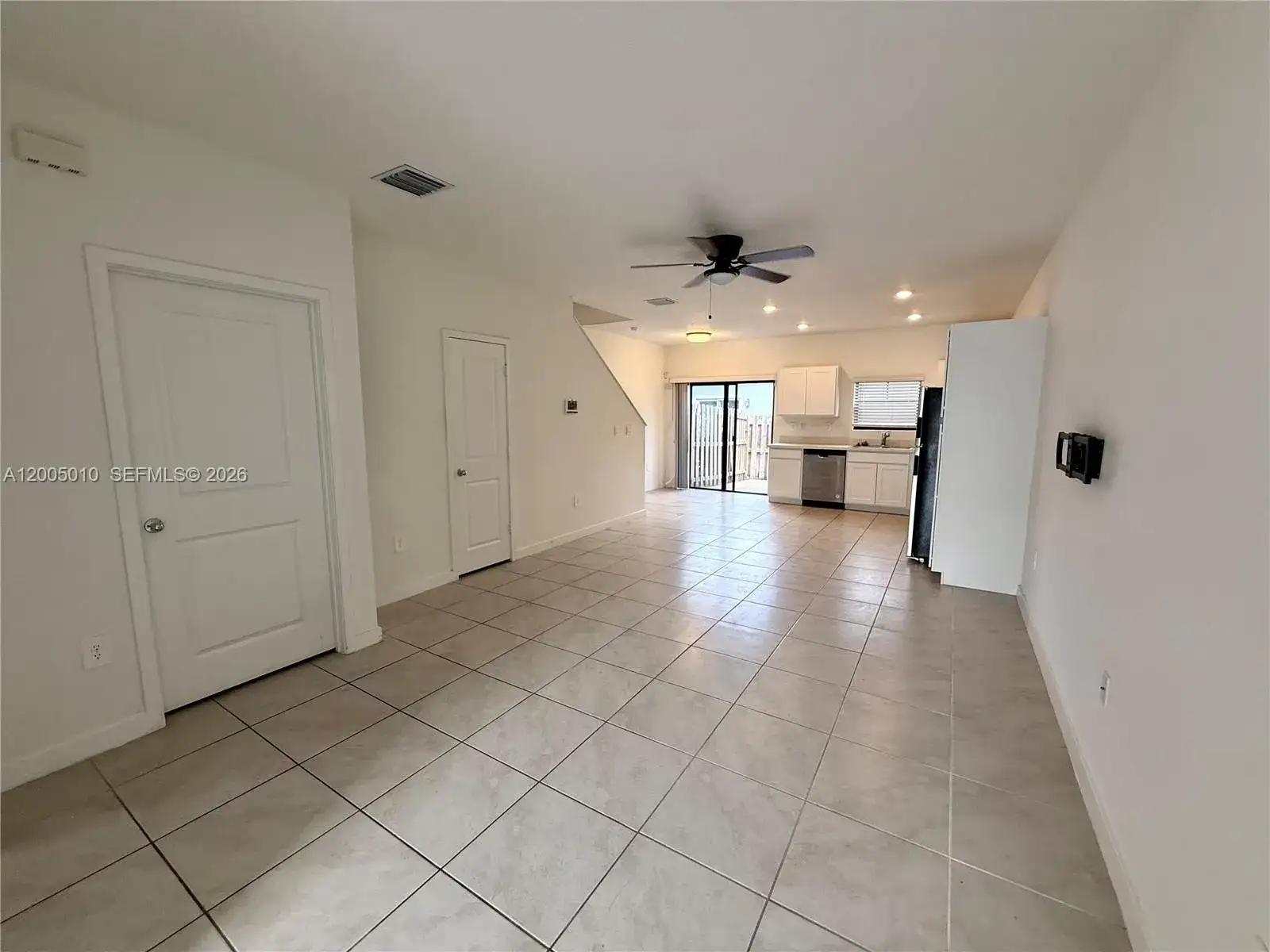 529 NE 1st Dr, Florida City FL 33034 photo 3