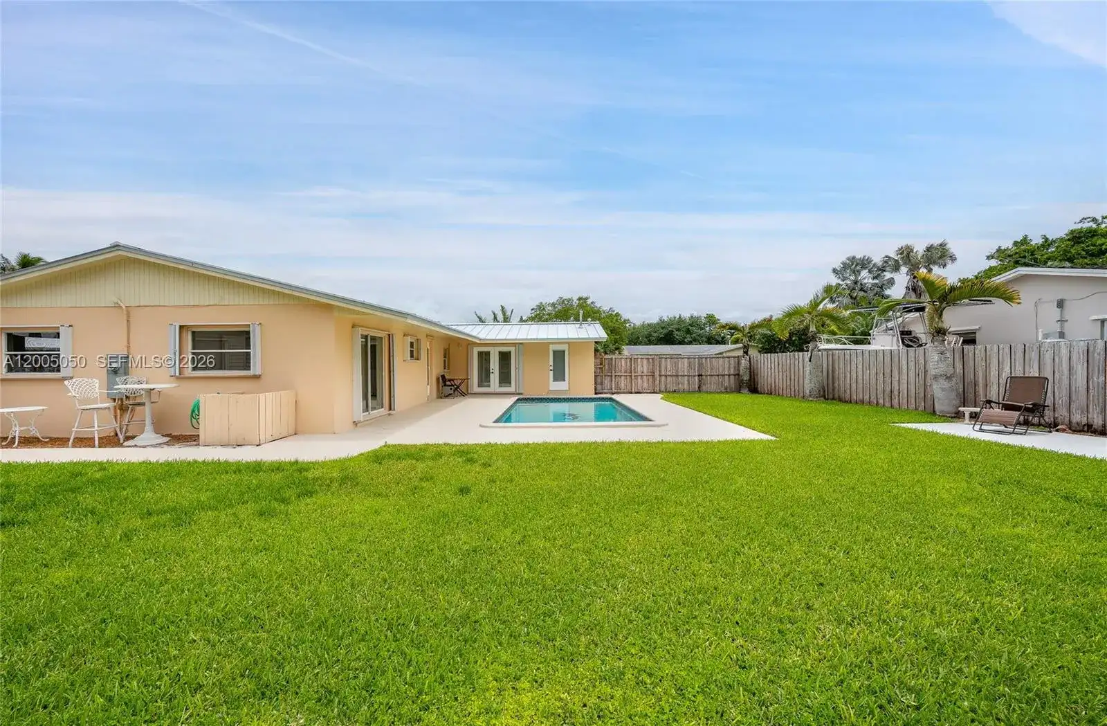 9411 SW 185th Ter, Cutler Bay FL 33157 photo 2