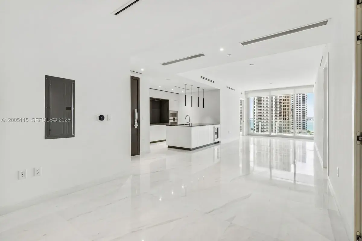300 Biscayne Blvd Way # 1002, Miami FL 33131