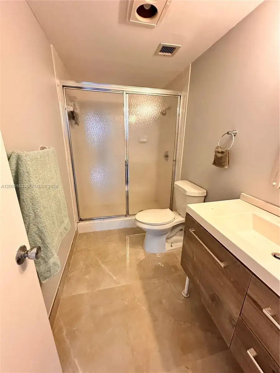 901 Hillcrest Dr # 315, Hollywood FL 33021 photo 3