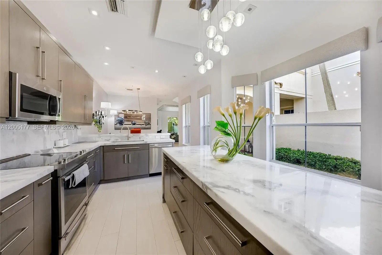 1366 W Harbor Vw W, Hollywood FL 33019 photo 5