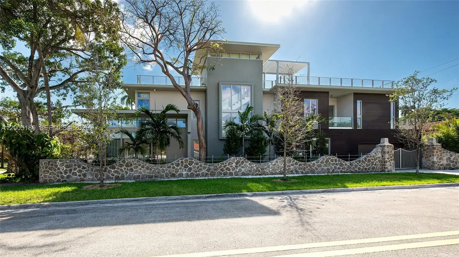 2100 S Miami Ave, Miami FL 33129 photo 2