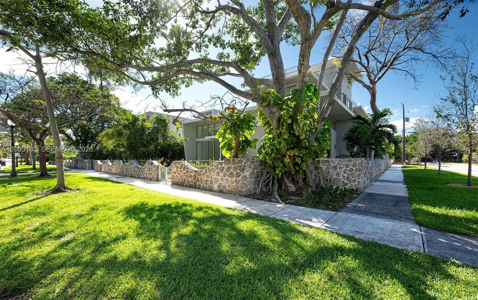 2100 S Miami Ave, Miami FL 33129 photo 3