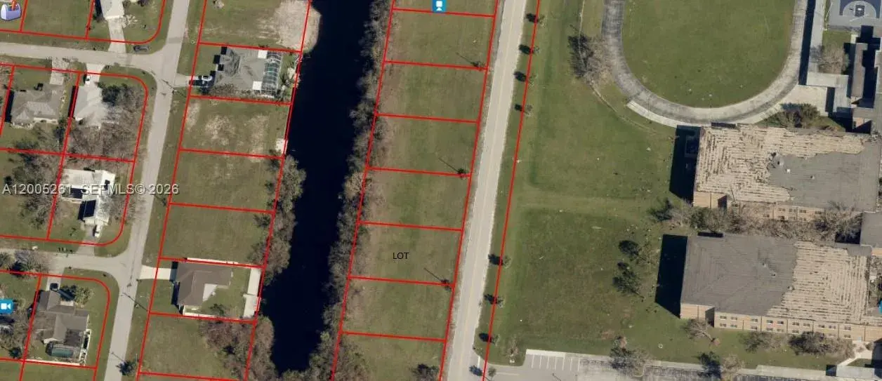 1702 NE 10th PL, Cape Coral FL 33909