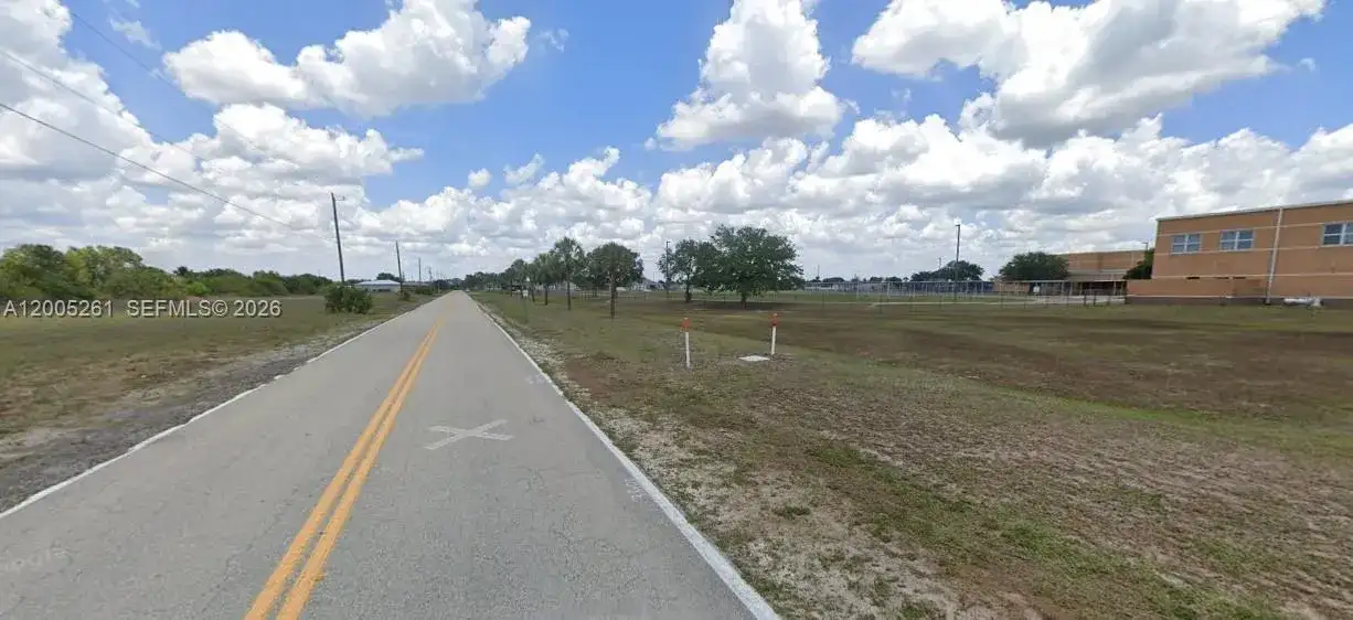 1702 NE 10th PL, Cape Coral FL 33909 photo 4