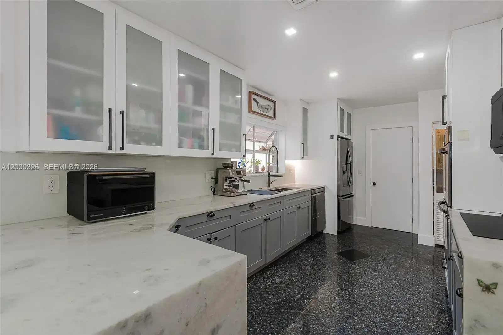 9048 Carlyle Ave, Surfside FL 33154 photo 5