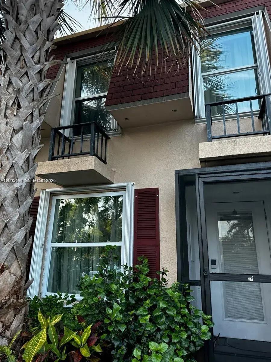 1001 Three Islands Blvd # 31, Hallandale Beach FL 33009