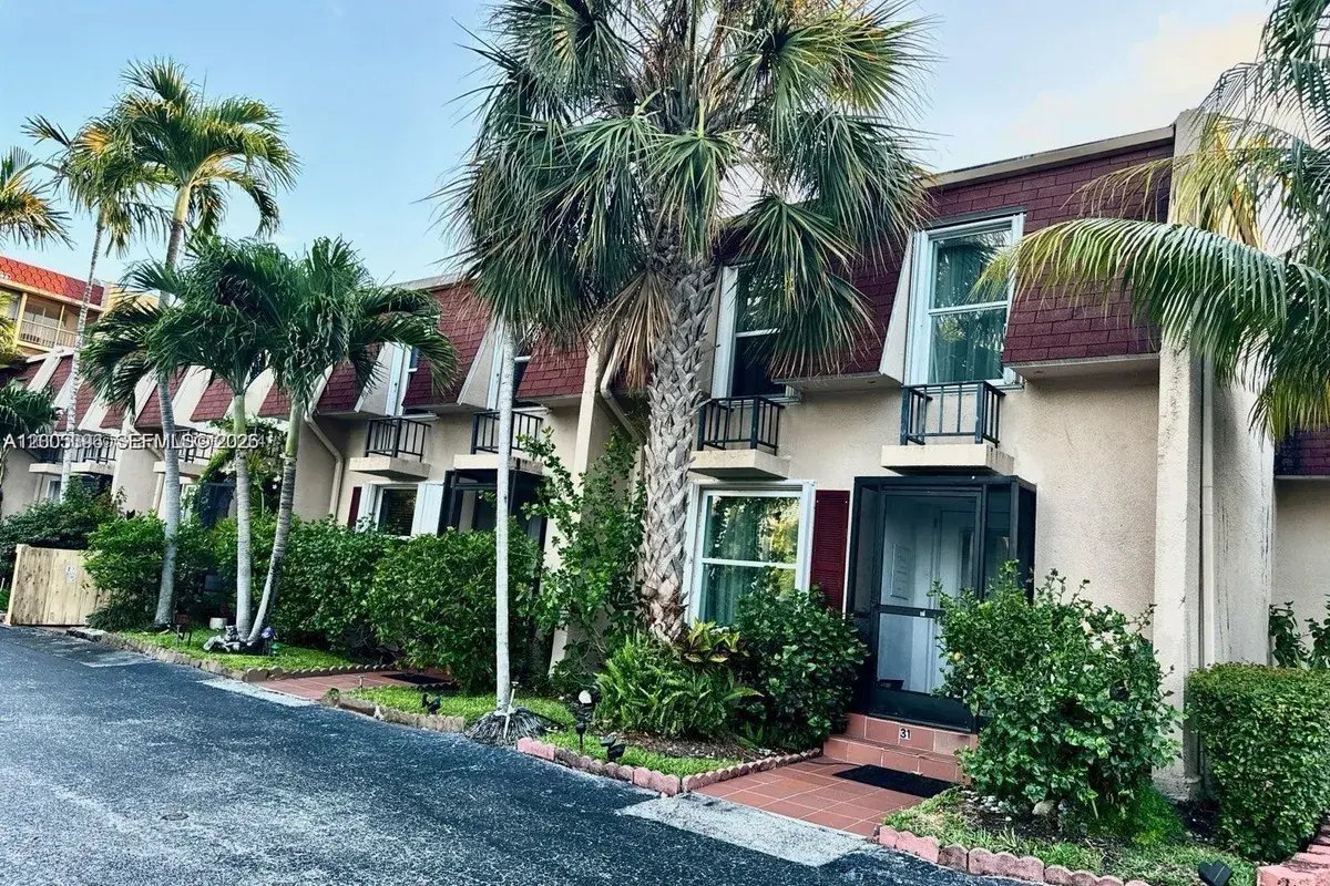 1001 Three Islands Blvd # 31, Hallandale Beach FL 33009