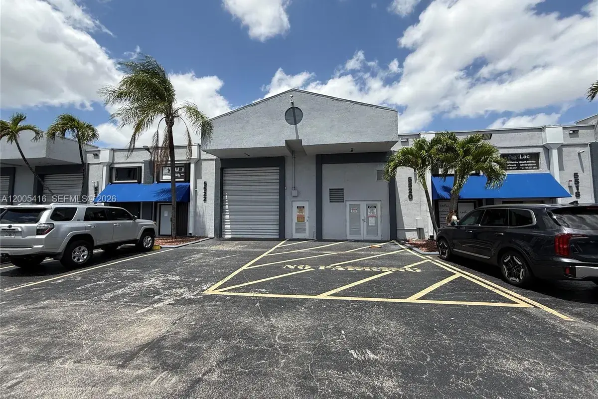 5520-5522 NW 72nd Ave # 5520, Miami FL 33166