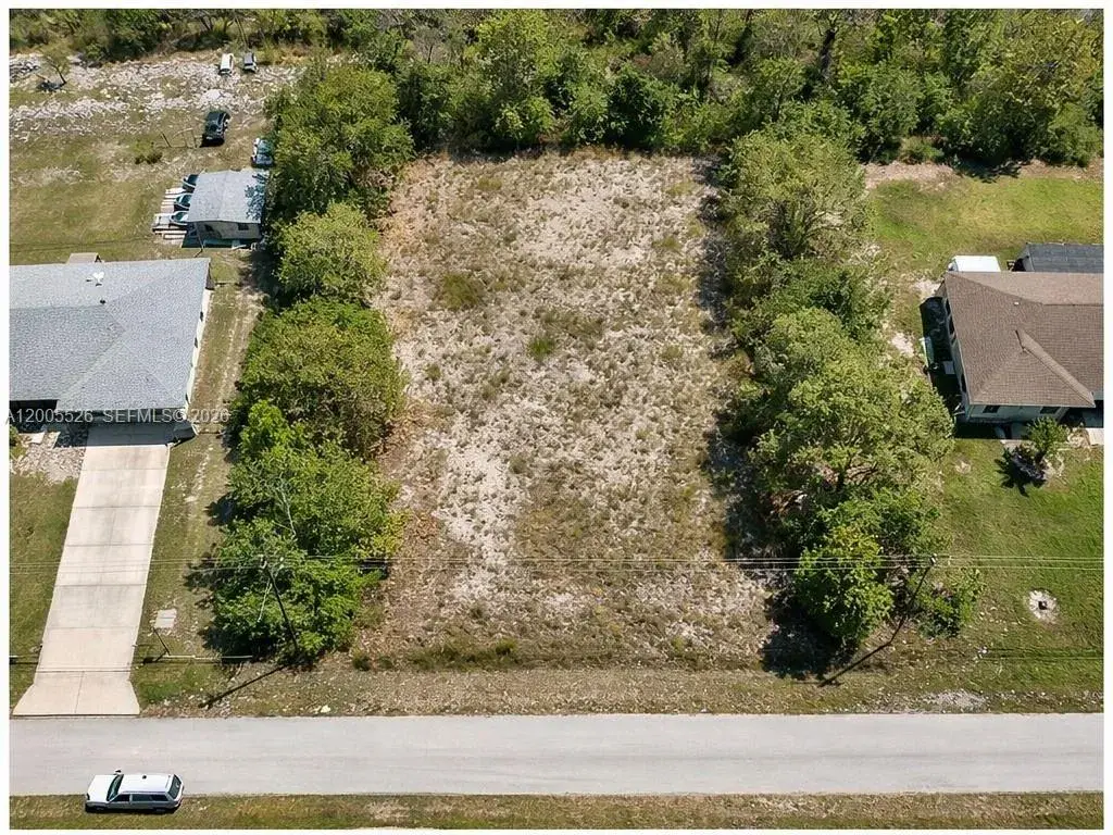 682 Woodcrest Dr, Lehigh Acres FL 33972