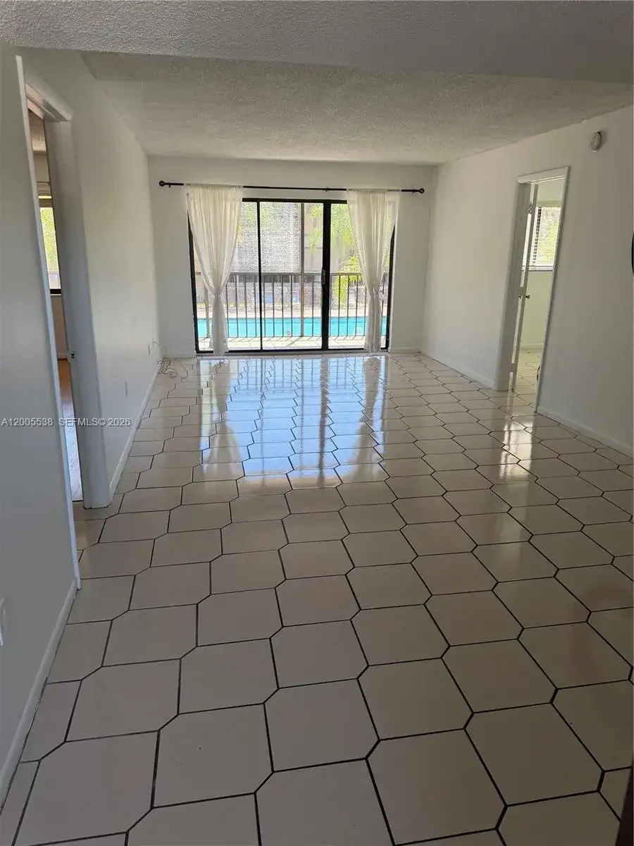 8415 SW 107th Ave # 208W, Miami FL 33173 photo 4