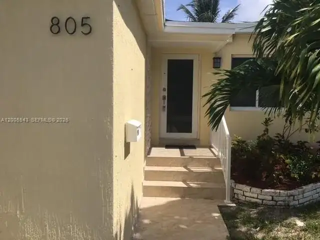 805 NE 138th St, North Miami FL 33161 photo 3