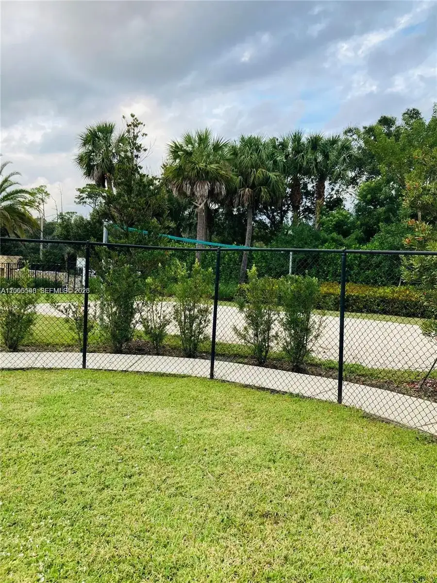640 Pioneer Way # 640, Royal Palm Beach FL 33411 photo 5