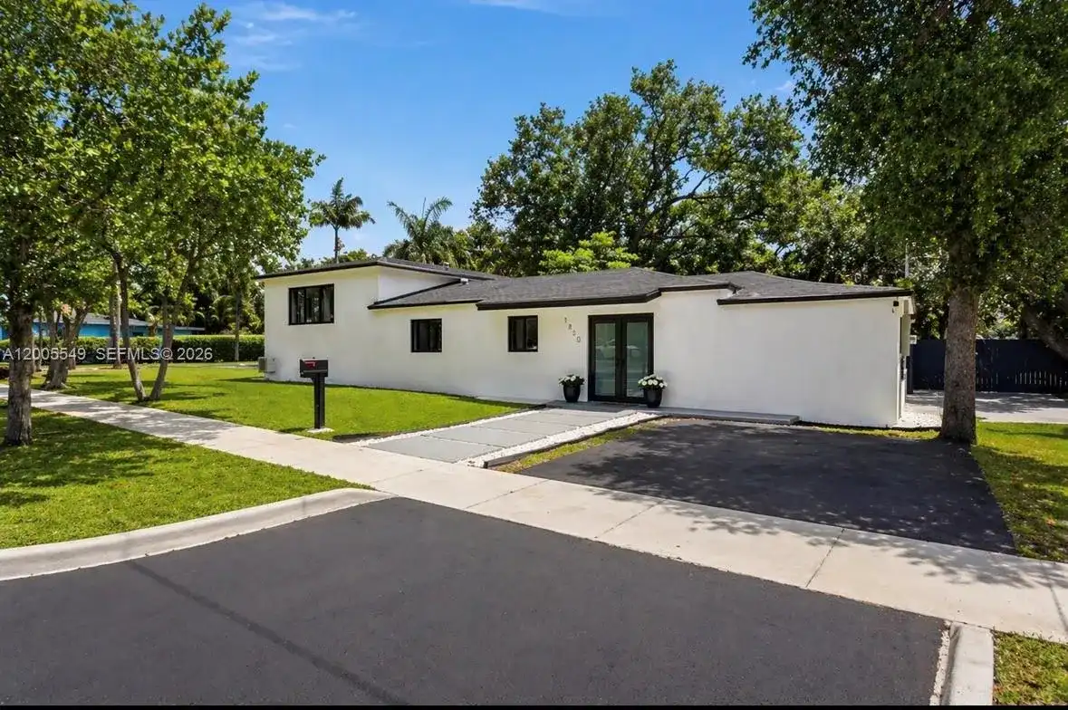 1810 NE 161st St, North Miami Beach FL 33162