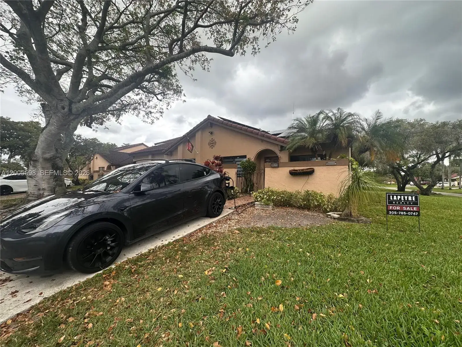 6633 NW 178th Ter, Hialeah FL 33015 photo 4