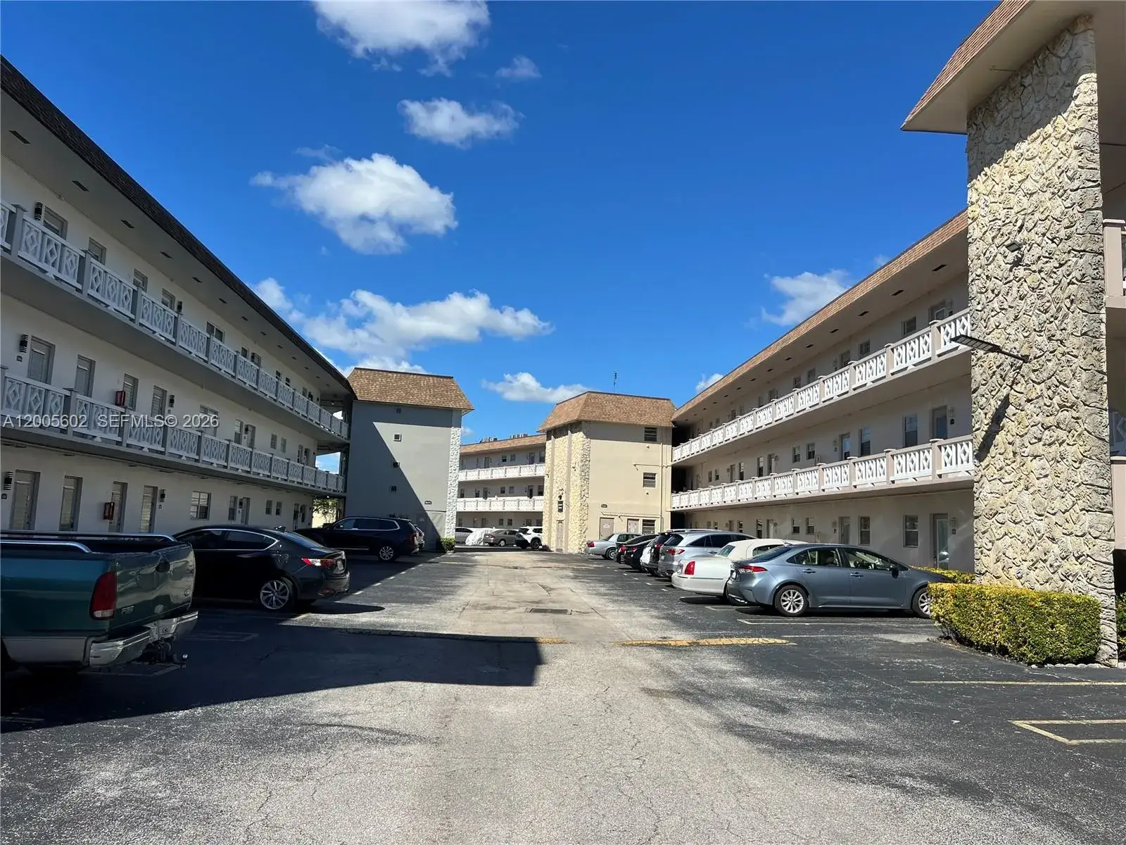 5181 W Oakland Park Blvd # 206, Lauderdale Lakes FL 33313