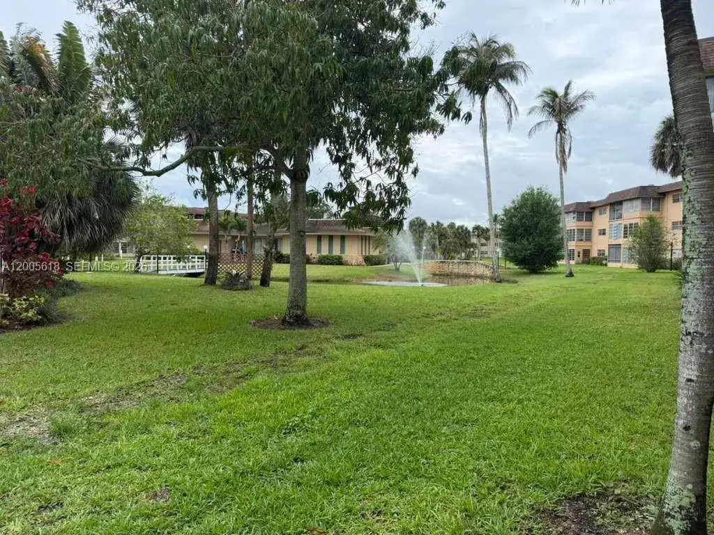 5041 W Oakland Park Blvd # 110, Lauderdale Lakes FL 33313 photo 5